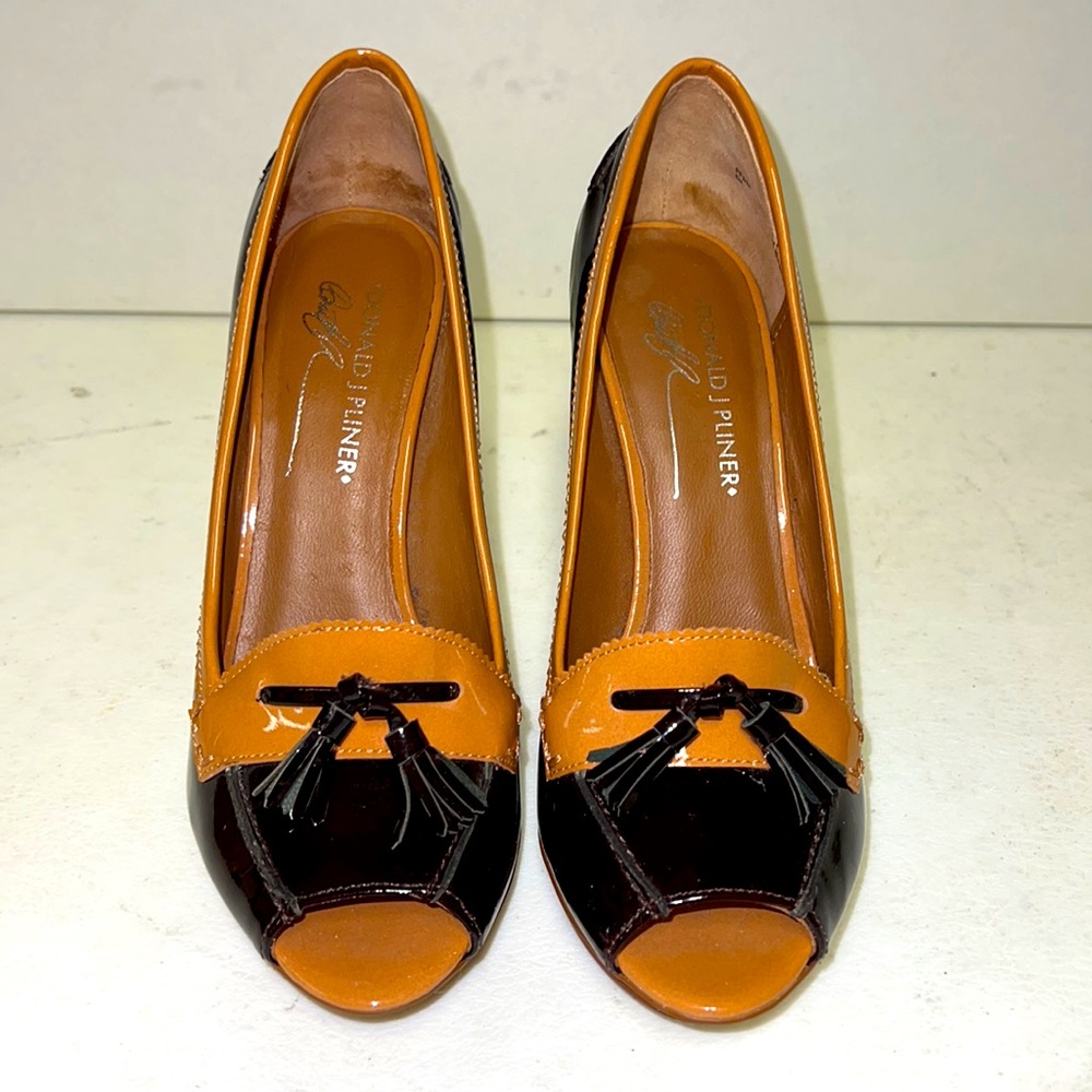 Donald J. Pliner Black and Tan Heels - Picture 2 of 8